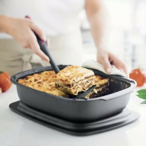 Tupperware 3.5-Qt.Lasagna Pan with Cover NEW
